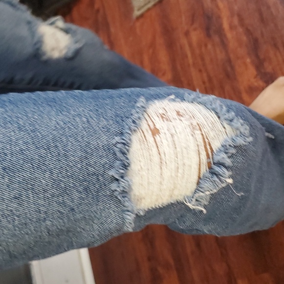 Good American distress blue crop ankle distressed jeans size 4/27 - Picture 6 of 13